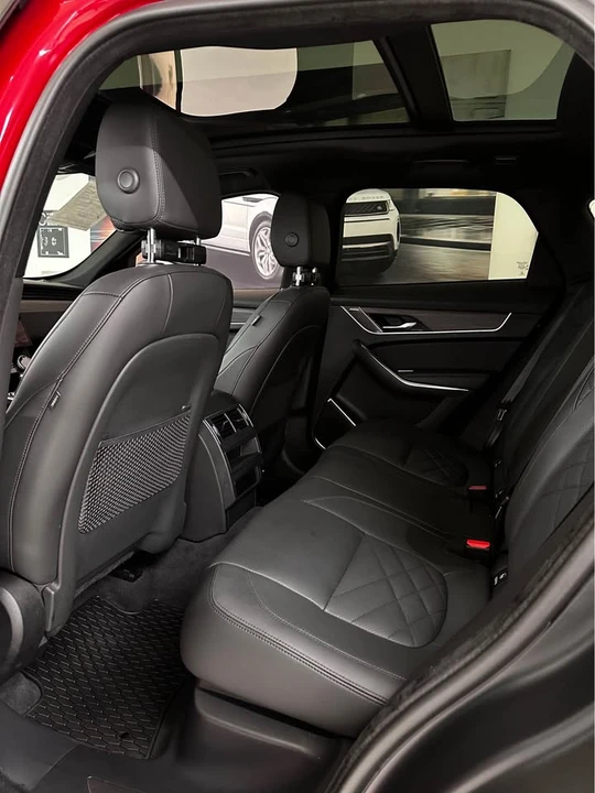 2023 Jaguar F-Pace - Image 4 of 4