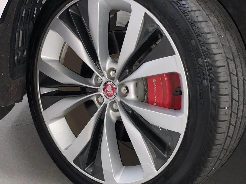 2023 Jaguar F-Pace - Image 2 of 20