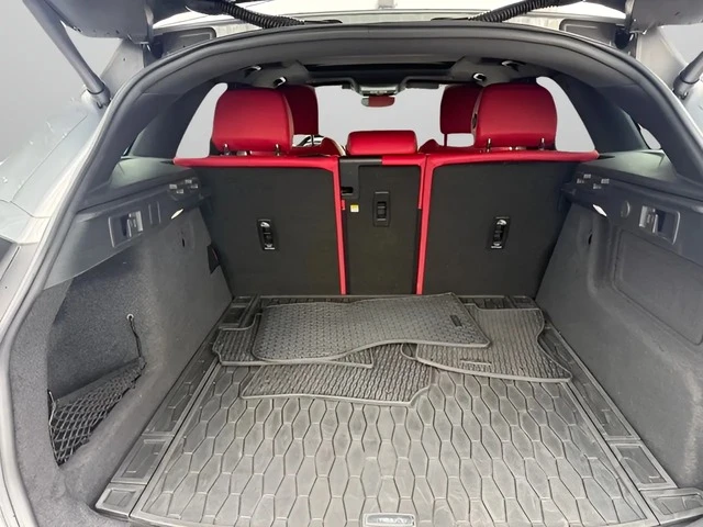 2023 Jaguar F-Pace - Image 10 of 18