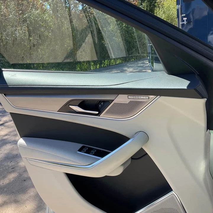 2023 Jaguar F-Pace - Image 12 of 15