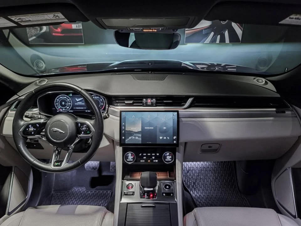 2023 Jaguar F-Pace - Image 16 of 20
