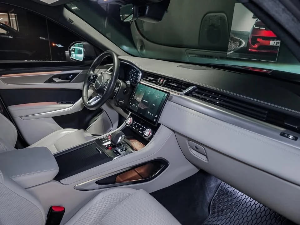 2023 Jaguar F-Pace - Image 17 of 20