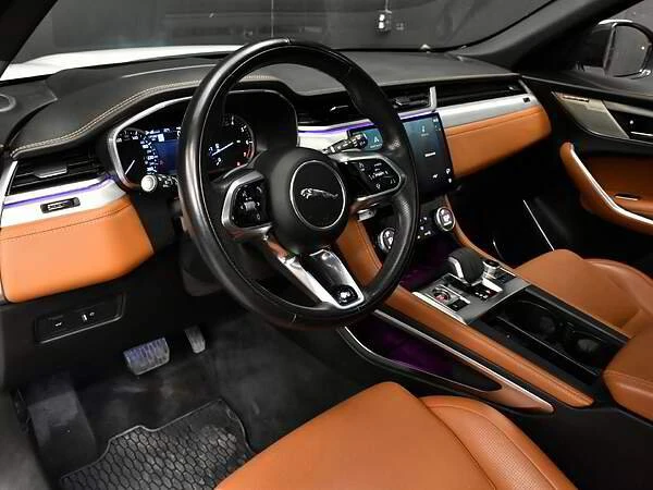 2023 Jaguar F-Pace - Image 9 of 15