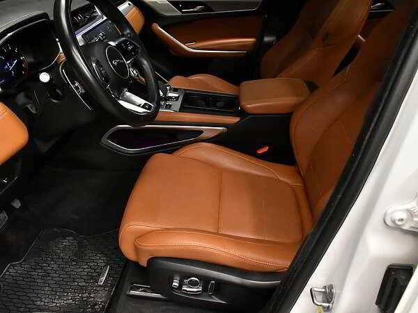 2023 Jaguar F-Pace - Image 10 of 15
