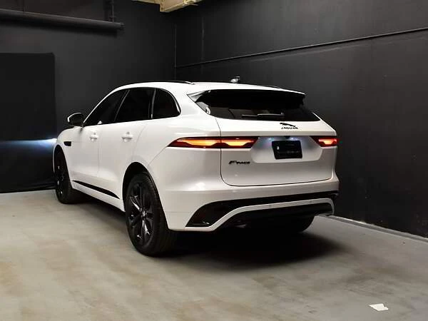 2023 Jaguar F-Pace - Image 5 of 15