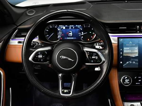 2023 Jaguar F-Pace - Image 11 of 15