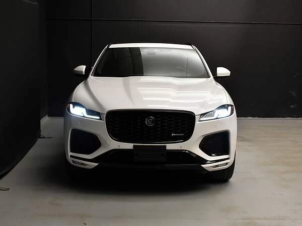 2023 Jaguar F-Pace - Image 2 of 15