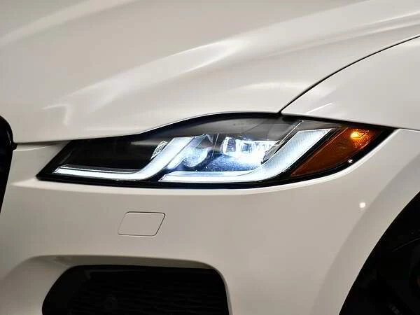 2023 Jaguar F-Pace - Image 3 of 15