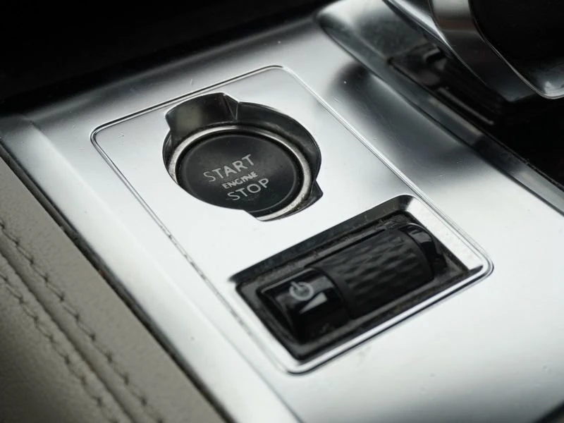 2023 Jaguar F-Pace - Image 18 of 20