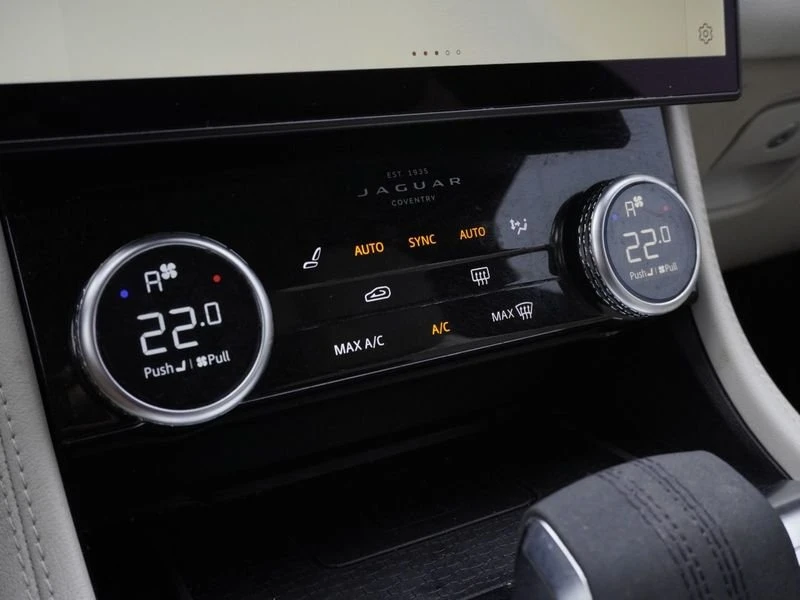 2023 Jaguar F-Pace - Image 17 of 20