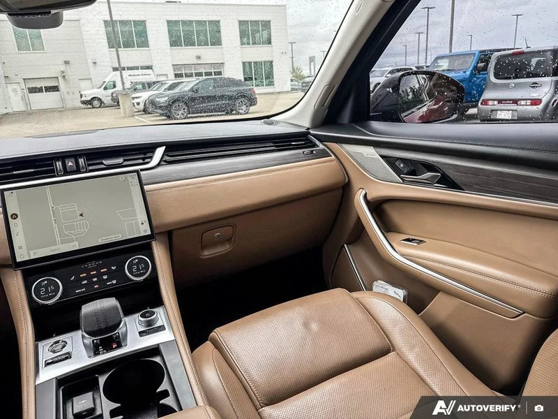 2023 Jaguar F-Pace - Image 11 of 20