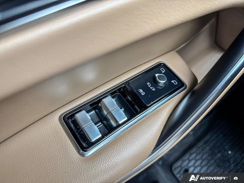2023 Jaguar F-Pace - Image 17 of 20