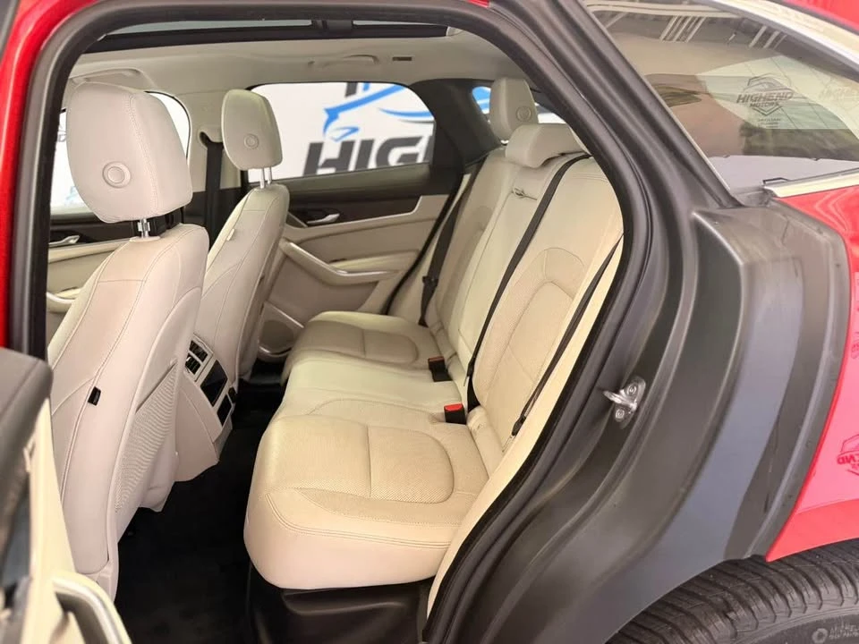 2023 Jaguar F-Pace SVR - Image 7 of 8