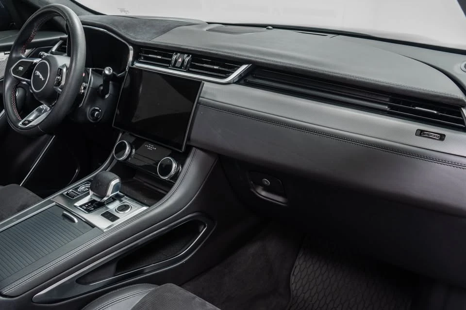 2023 Jaguar F-Pace SVR - Image 10 of 15