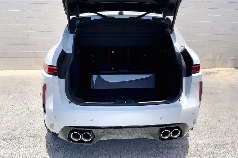2023 Jaguar F-Pace SVR - Image 18 of 20