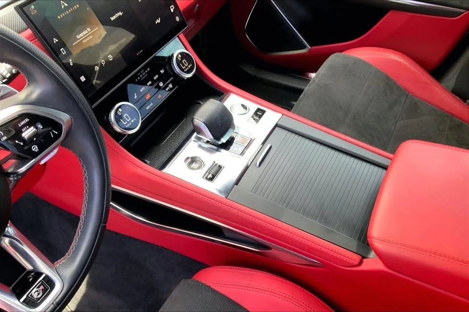 2023 Jaguar F-Pace SVR - Image 16 of 20