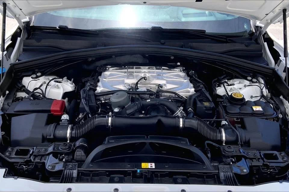 2023 Jaguar F-Pace SVR - Image 9 of 20