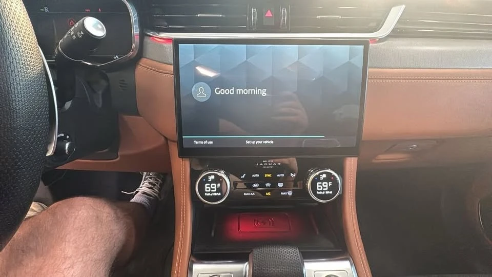 2023 Jaguar F-Pace SVR - Image 18 of 20