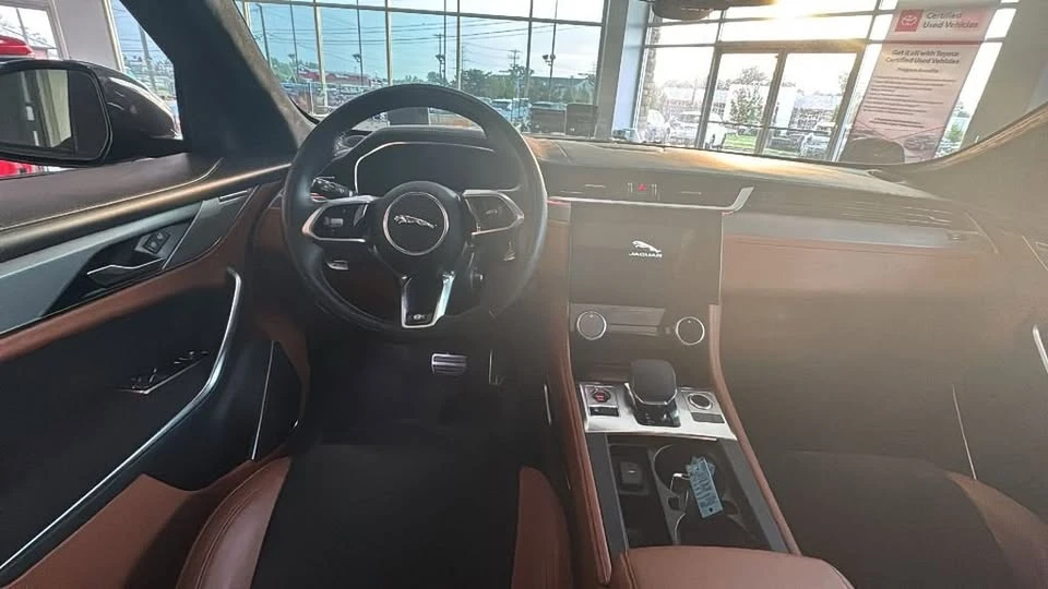 2023 Jaguar F-Pace SVR - Image 7 of 20