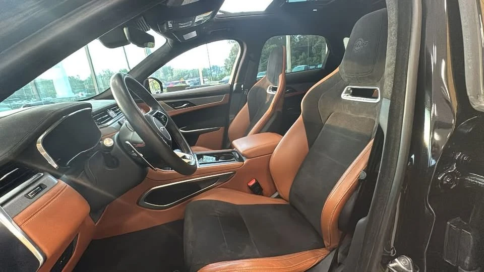2023 Jaguar F-Pace SVR - Image 9 of 20