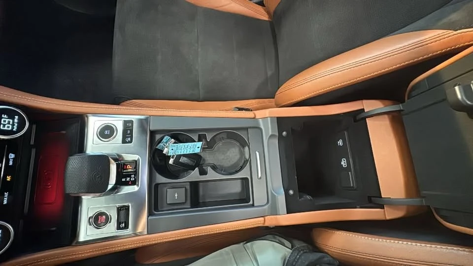 2023 Jaguar F-Pace SVR - Image 20 of 20