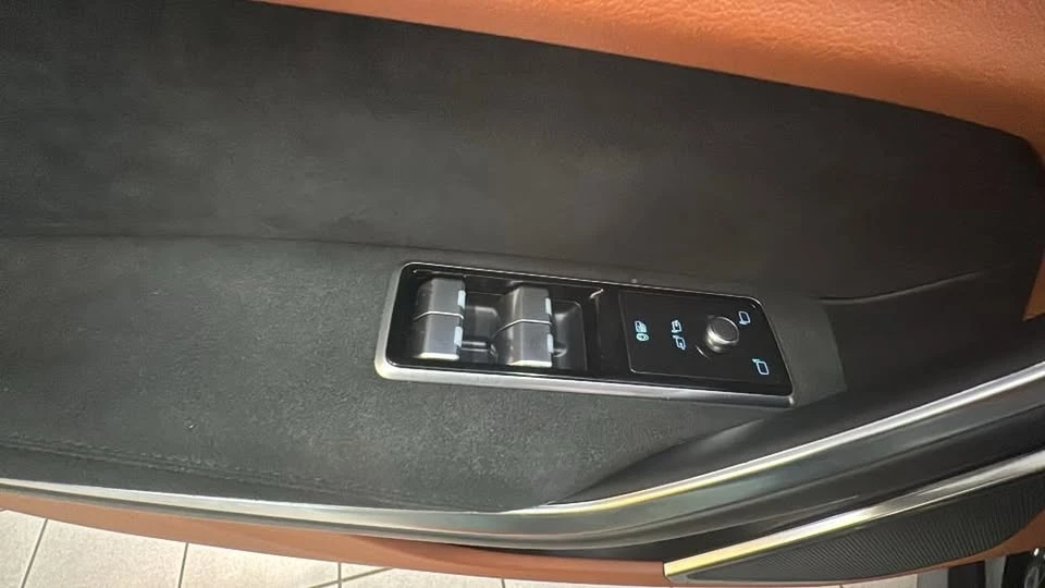 2023 Jaguar F-Pace SVR - Image 11 of 20