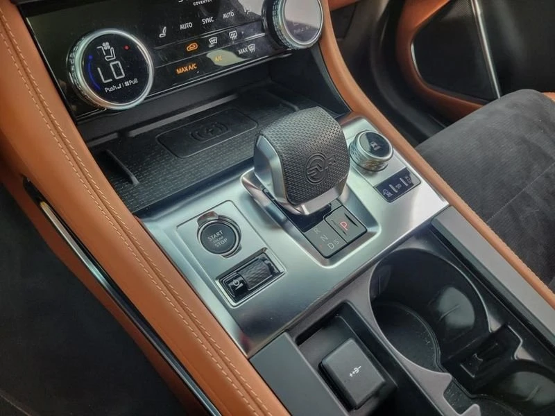 2023 Jaguar F-Pace SVR - Image 13 of 20