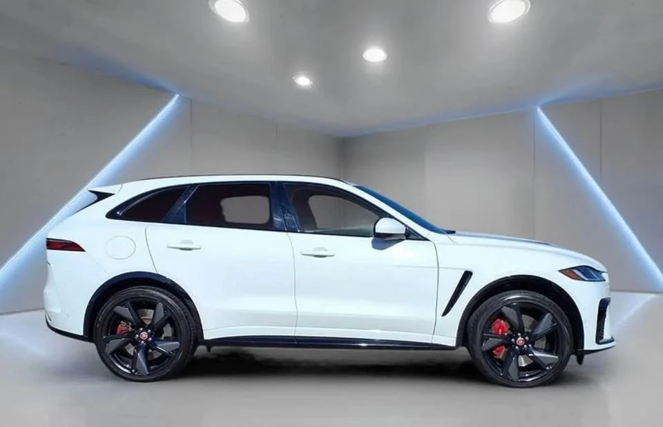 2023 Jaguar F-Pace SVR - Image 4 of 9