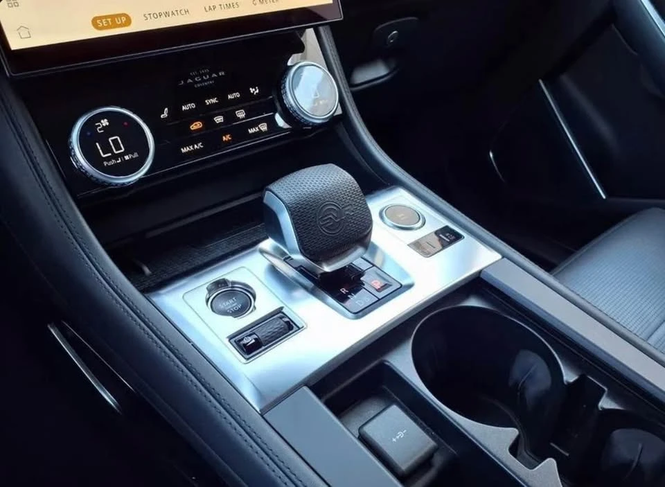 2023 Jaguar F-Pace SVR - Image 9 of 9
