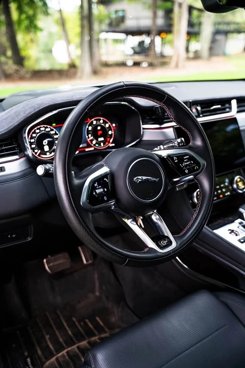 2023 Jaguar F-Pace SVR - Image 13 of 19