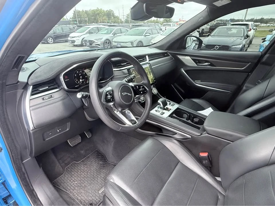 2023 Jaguar F-Pace SVR - Image 9 of 16