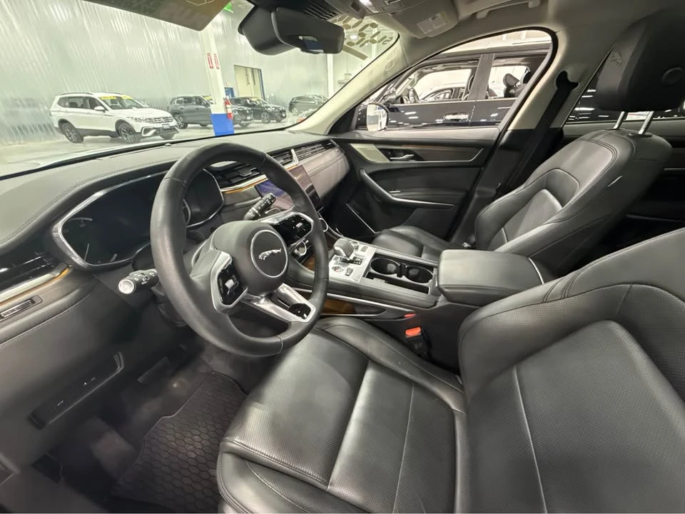 2023 Jaguar F-Pace - Image 11 of 12