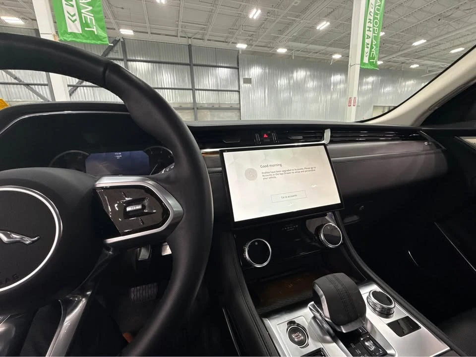 2023 Jaguar F-Pace - Image 9 of 12