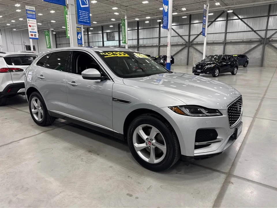 2023 Jaguar F-Pace - Image 3 of 12