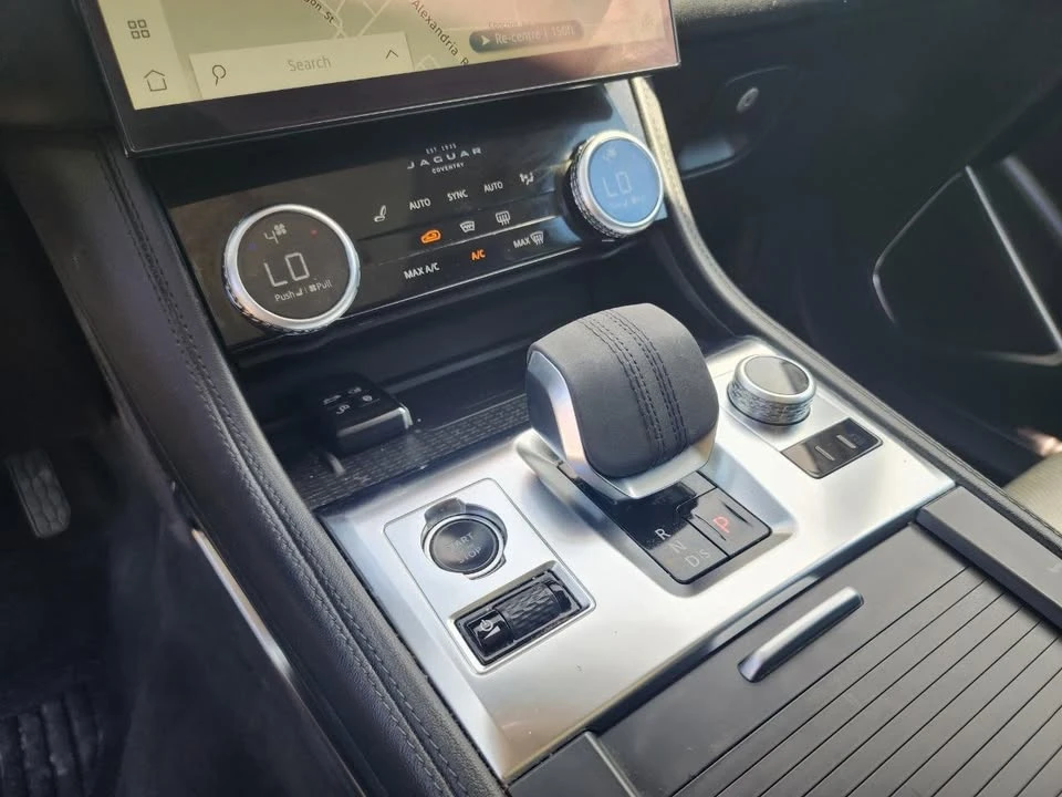 2023 Jaguar F-Pace - Image 19 of 20