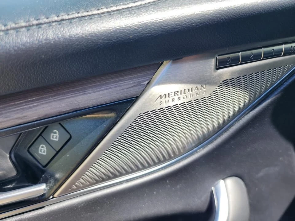 2023 Jaguar F-Pace - Image 15 of 20