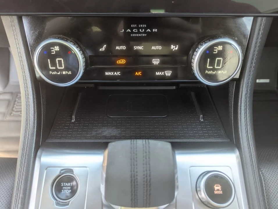 2023 Jaguar F-Pace - Image 14 of 16