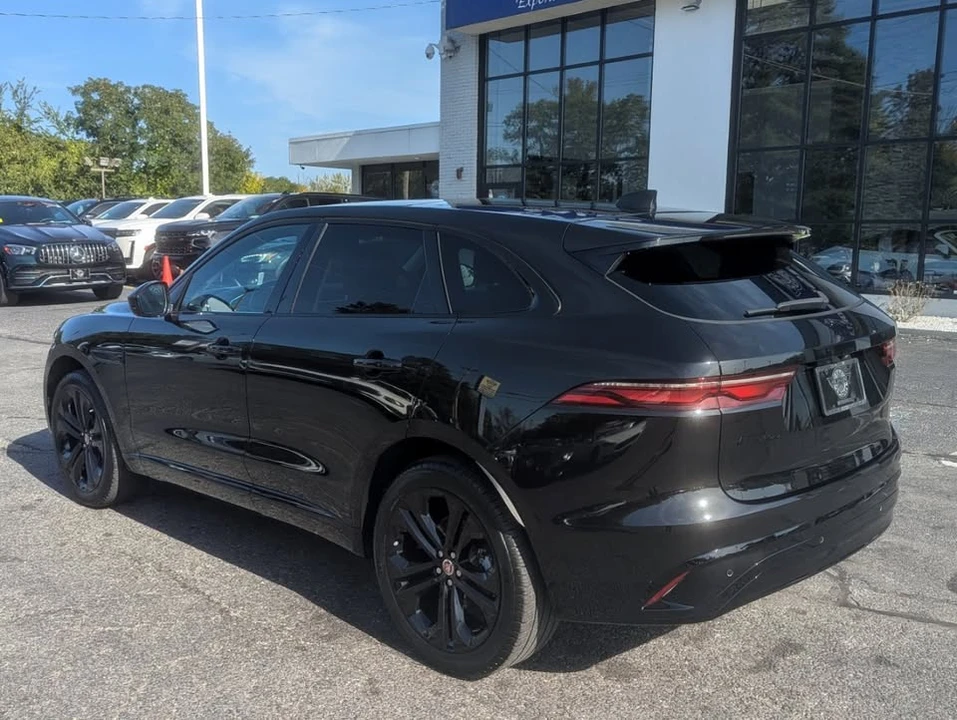 2023 Jaguar F-Pace - Image 5 of 16