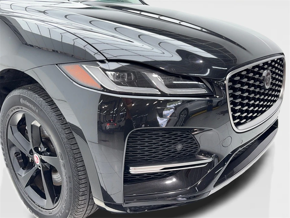 2023 Jaguar F-Pace - Image 3 of 12