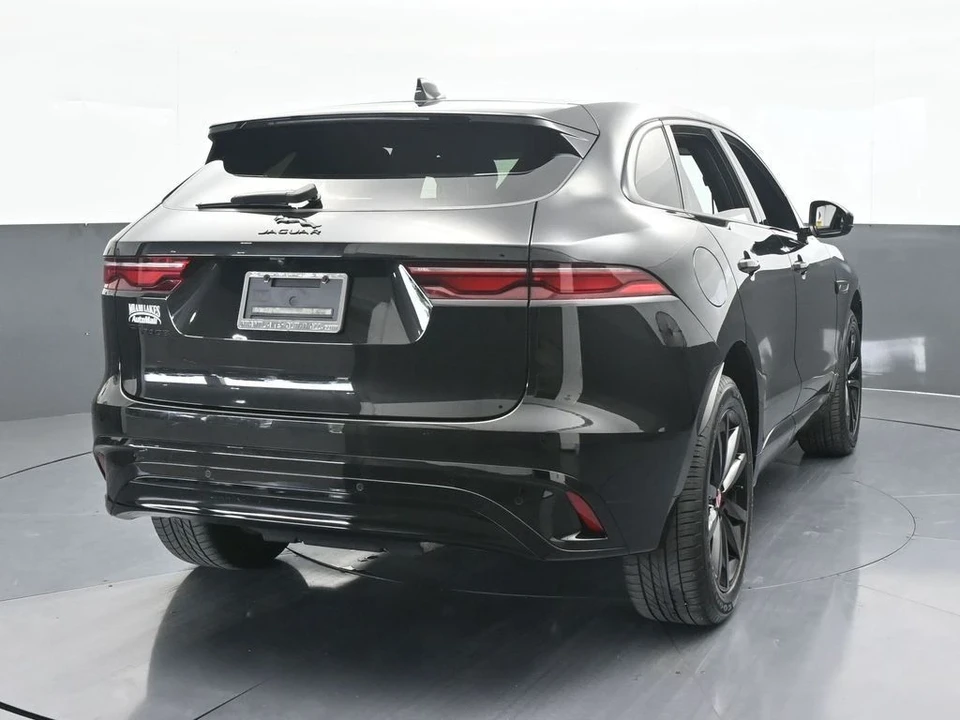 2023 Jaguar F-Pace - Image 5 of 12