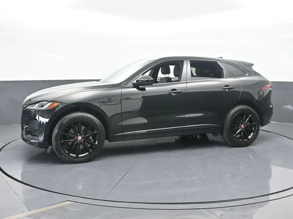 2023 Jaguar F-Pace - Image 2 of 12