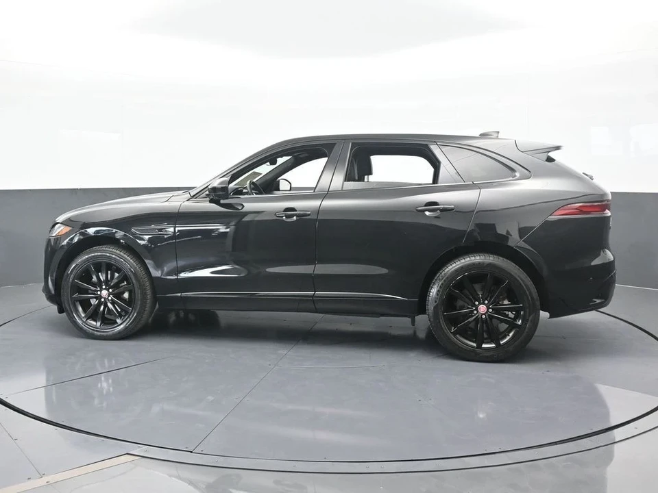 2023 Jaguar F-Pace - Image 3 of 12