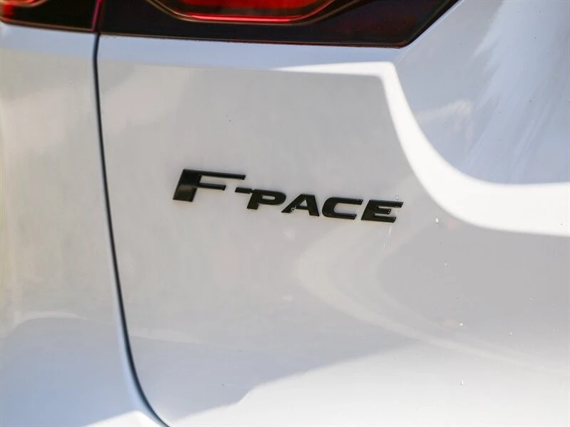 2023 Jaguar F-Pace - Image 15 of 21