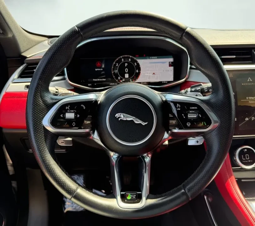 2023 Jaguar F-Pace - Image 16 of 20