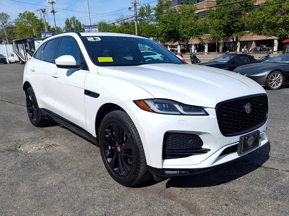 2023 Jaguar F-Pace - Image 5 of 21