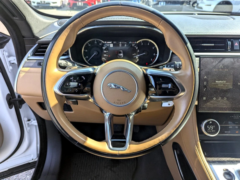 2023 Jaguar F-Pace - Image 15 of 21