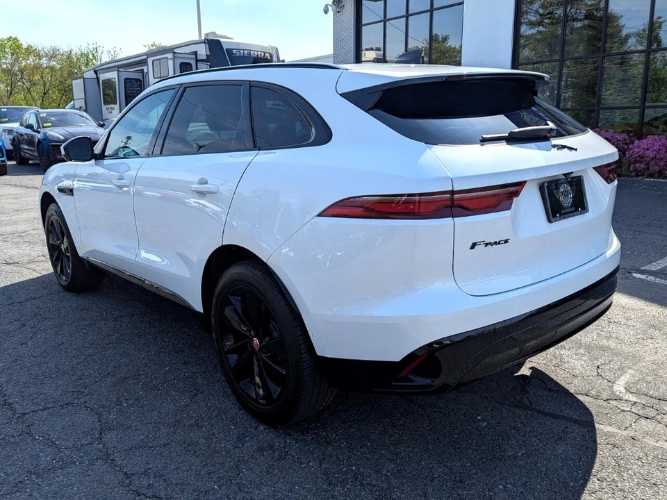2023 Jaguar F-Pace - Image 10 of 21