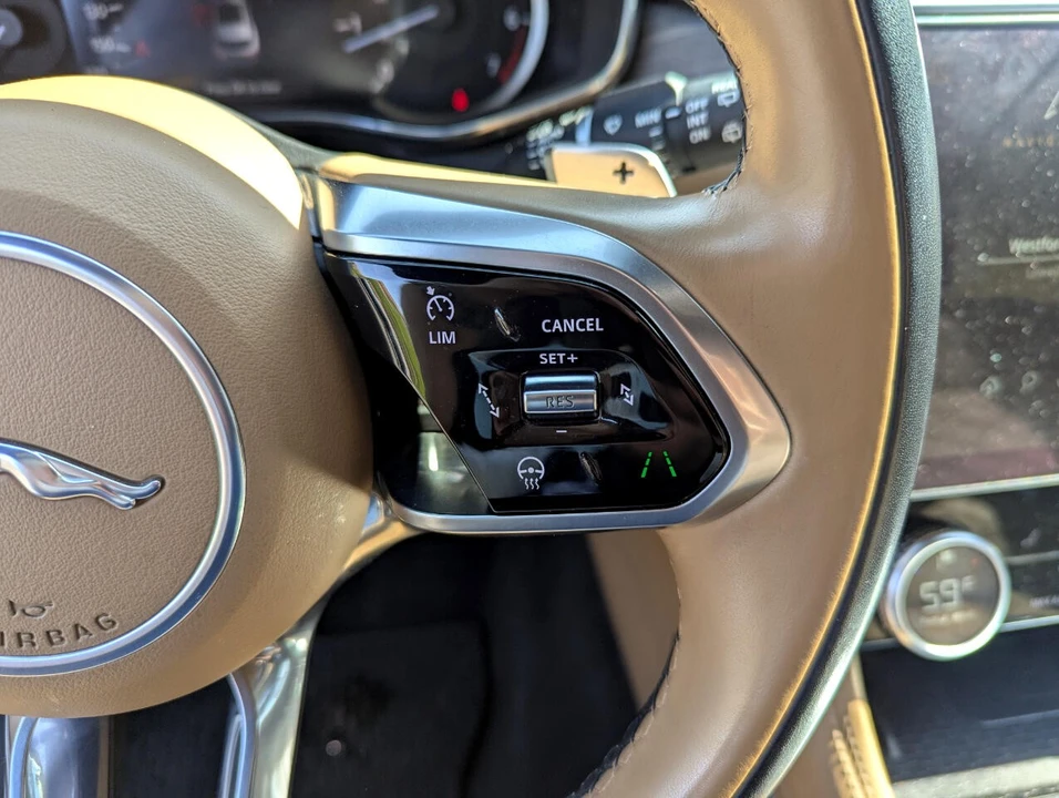 2023 Jaguar F-Pace - Image 17 of 21