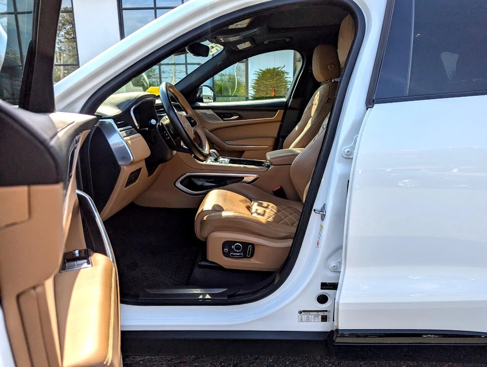 2023 Jaguar F-Pace - Image 12 of 21