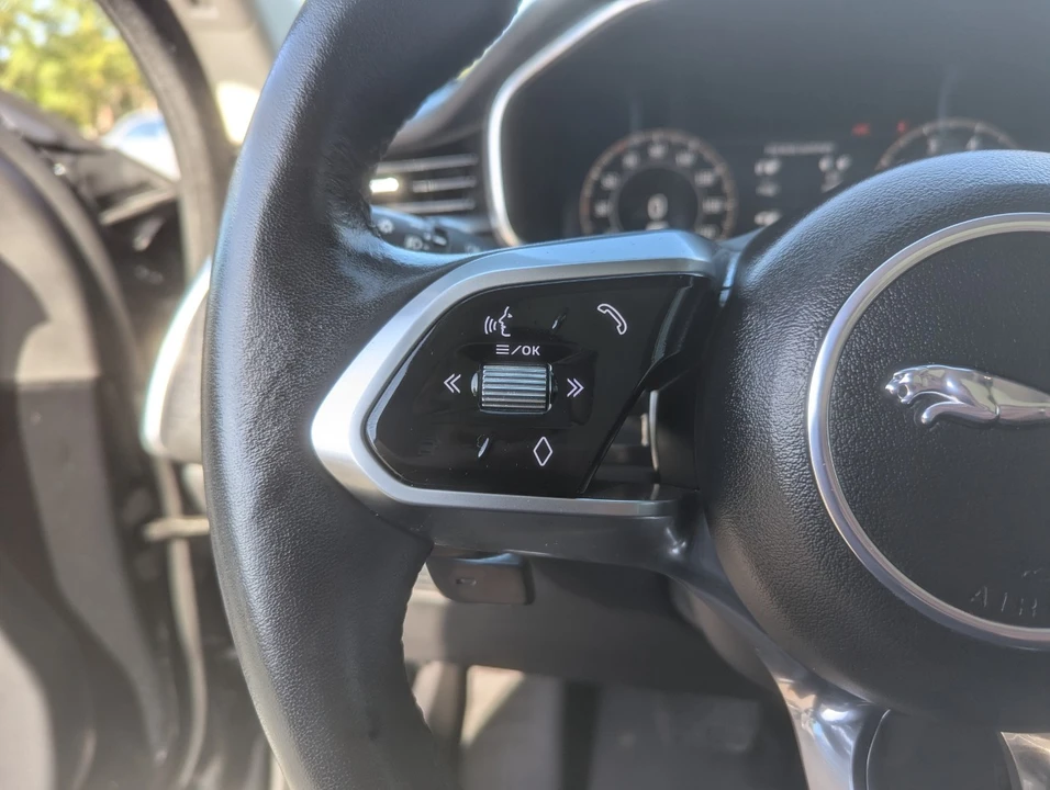 2023 Jaguar F-Pace - Image 16 of 21